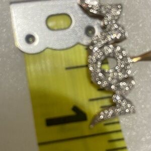 10K “Mom” Pendant